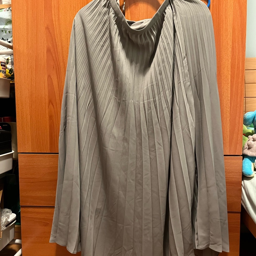 Uniqlo Gray Pleated Maxi Skirt